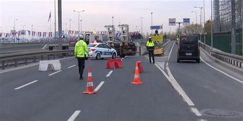 İ­s­t­a­n­b­u­l­­d­a­ ­b­a­z­ı­ ­y­o­l­l­a­r­ ­t­r­a­f­i­ğ­e­ ­k­a­p­a­t­ı­l­d­ı­